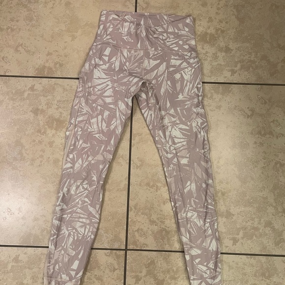 Lululemon Athletica Limited Addition Pink Patterned Wunder Train Leggings 25” - Picture 2 of 4